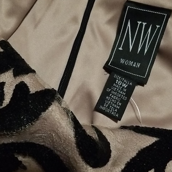 Dressy jumpsuit with lace and sequins bodice - Picture 6 of 9